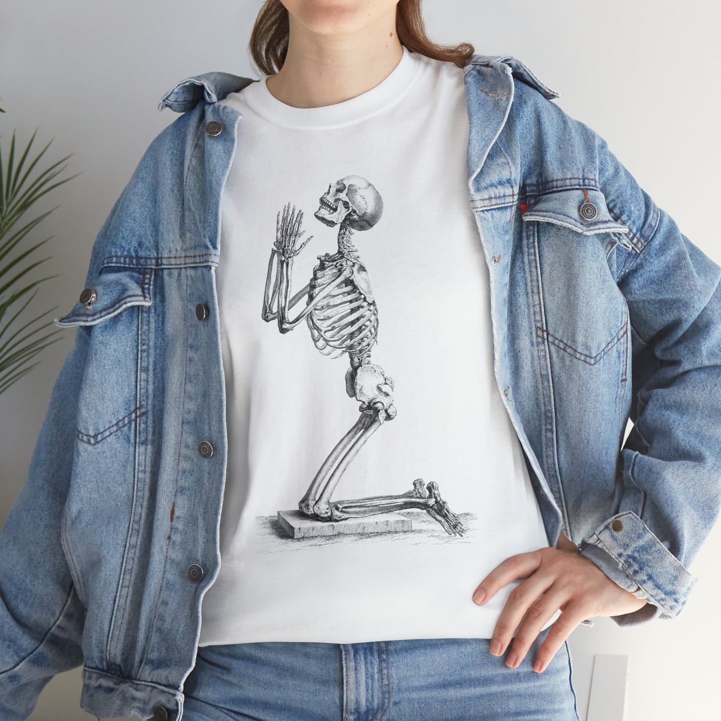 Halloween Praying Skeleton - Unisex Heavy Cotton Tee