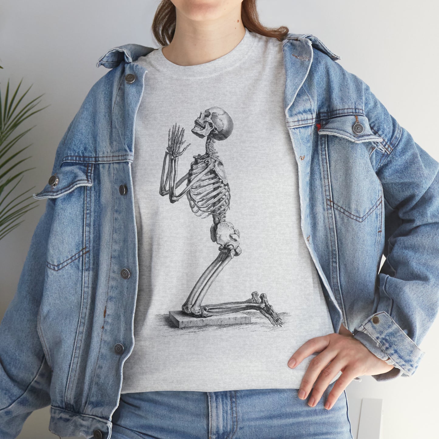 Halloween Praying Skeleton - Unisex Heavy Cotton Tee