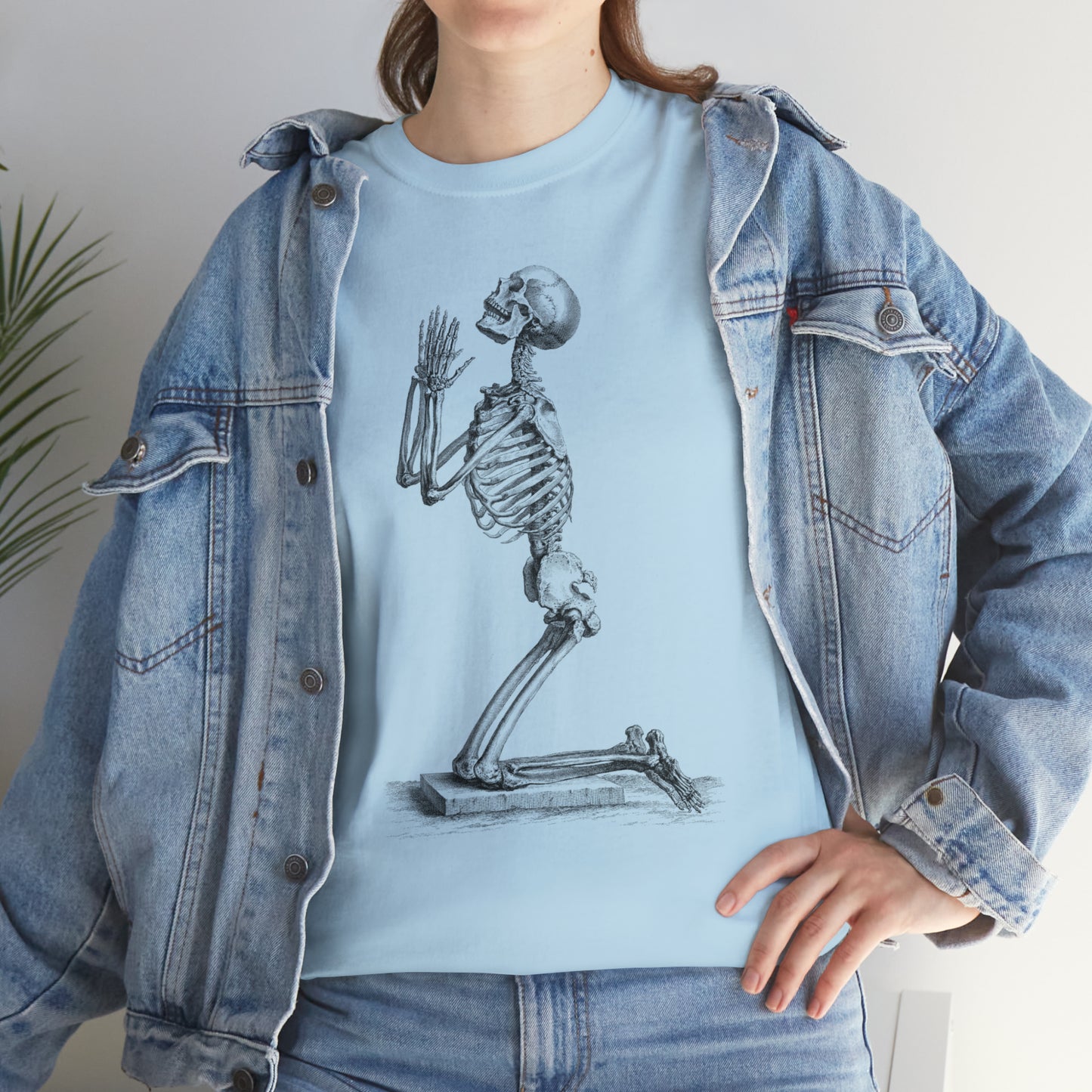 Halloween Praying Skeleton - Unisex Heavy Cotton Tee